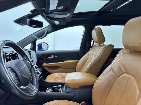 Used 2021 Chrysler Pacifica Pinnacle image 24