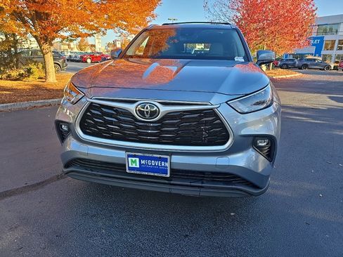 Certified 2022 Toyota Highlander XLE image 10