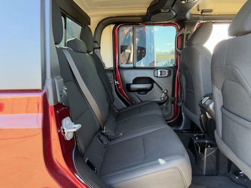 Used 2021 Jeep Gladiator Sport image 30