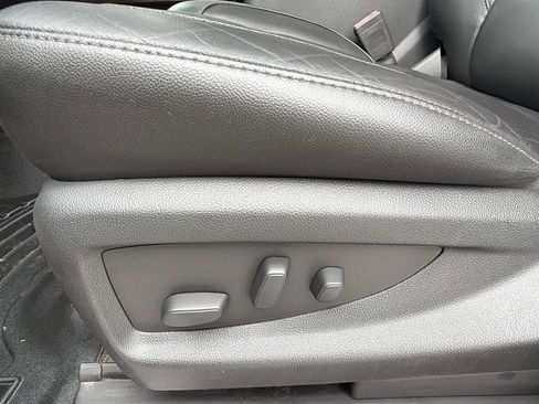 Used 2018 Chevrolet Tahoe LT image 13