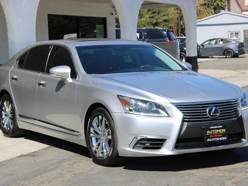 Used 2014 Lexus LS 460 w/ Comfort Package RWD image 3