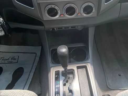 Used 2011 Toyota Tacoma PreRunner w/ SR5 Pkg #2 RWD image 11