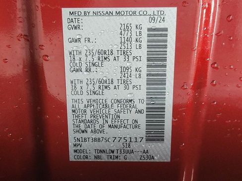 Used 2025 Nissan Rogue SV image 28