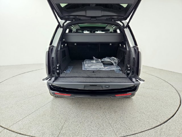 New 2026 Land Rover Range Rover SV AWD/4WD image 15
