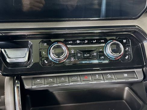 Used 2022 GMC Sierra 1500 AT4 w/ AT4 Premium Package image 21