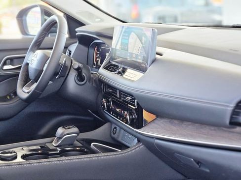 New 2026 Nissan Rogue Platinum AWD/4WD image 12
