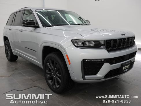 New 2026 Jeep Grand Cherokee Limited Reserve image 2
