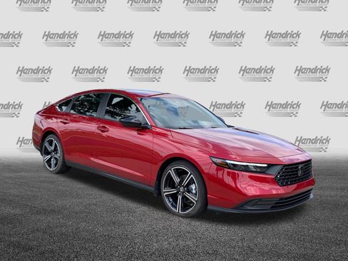 Used 2025 Honda Accord Sport image 2