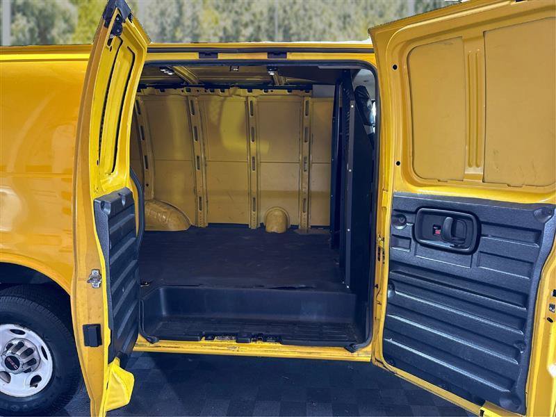 Used 2021 GMC Savana 2500 w/ Driver Convenience Package RWD image 10