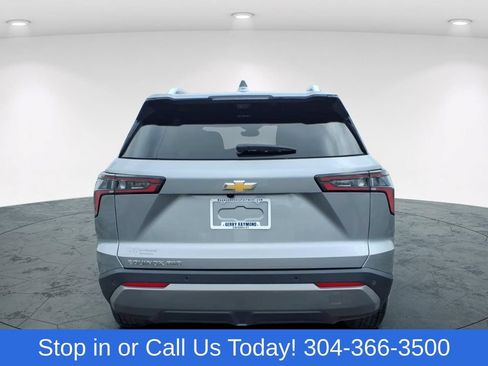 Used 2025 Chevrolet Equinox LT w/ Convenience Package II AWD/4WD image 4