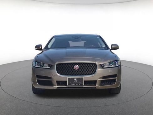 Used 2017 Jaguar XE Premium RWD image 2