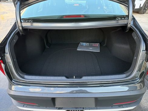 New 2025 Kia K4 LX image 19