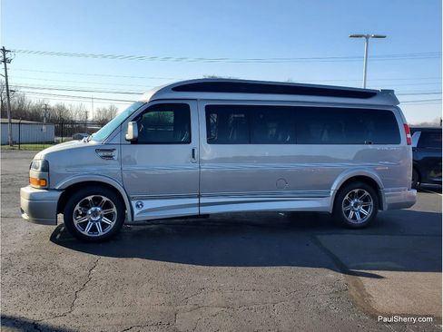 Used 2018 GMC Savana 2500 w/ Enhanced Convenience Package image 20