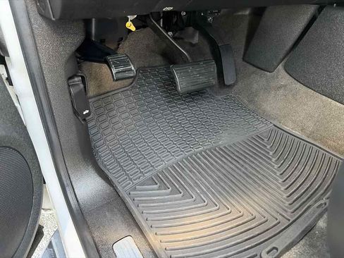 Used 2008 Chevrolet Suburban LT w/ LT Preferred Equipment Group RWD image 13