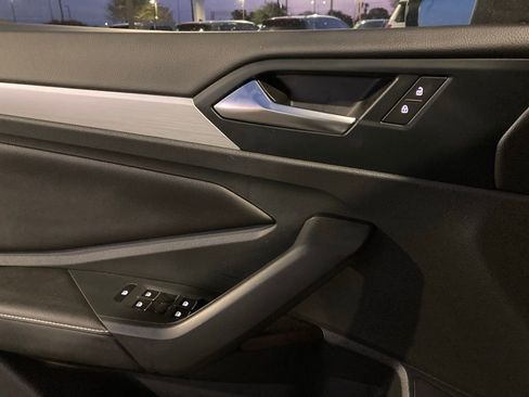 Used 2025 Volkswagen Jetta Sport image 11