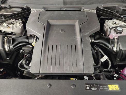 New 2026 Land Rover Defender 110 OCTA AWD/4WD image 32