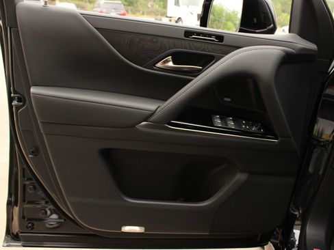 Used 2026 Lexus LX 700h Luxury w/ Appearance Package image 31