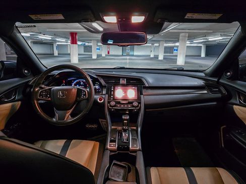 Certified 2018 Honda Civic Sport Touring image 3