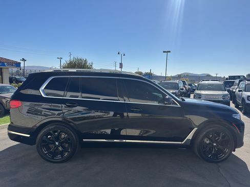 Used 2022 BMW X7 xDrive40i w/ Cold Weather Package AWD/4WD image 4