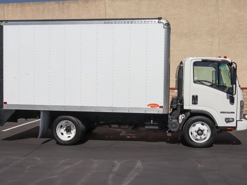 Used 2024 Isuzu NPR RWD image 10