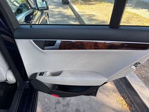 Used 2014 Mercedes-Benz C 250 Sedan image 32