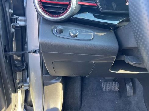 Used 2024 Chevrolet Trax RS w/ Sunroof Package FWD image 21