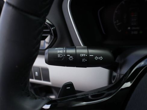 Used 2025 Honda Pilot Touring image 34