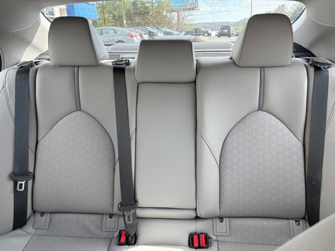 Used 2019 Toyota Camry XSE image 17