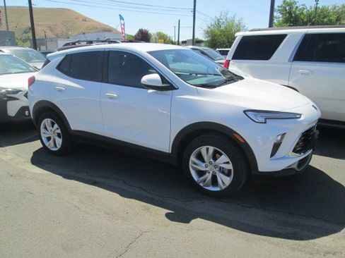Used 2025 Buick Encore GX Preferred AWD/4WD image 1