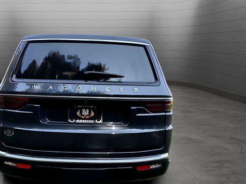 New 2024 Jeep Wagoneer 4WD w/ HD Trailer Tow Package image 5