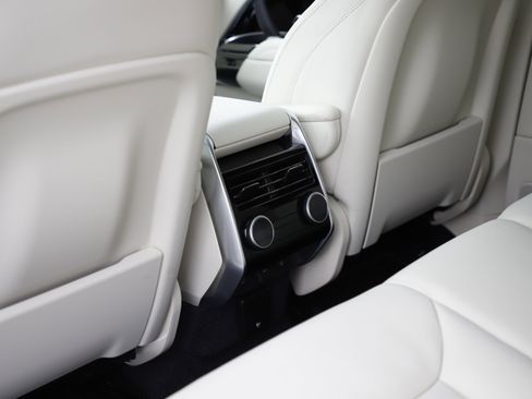 New 2025 Land Rover Range Rover SE image 19