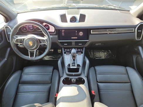 Certified 2023 Porsche Cayenne S Platinum image 20