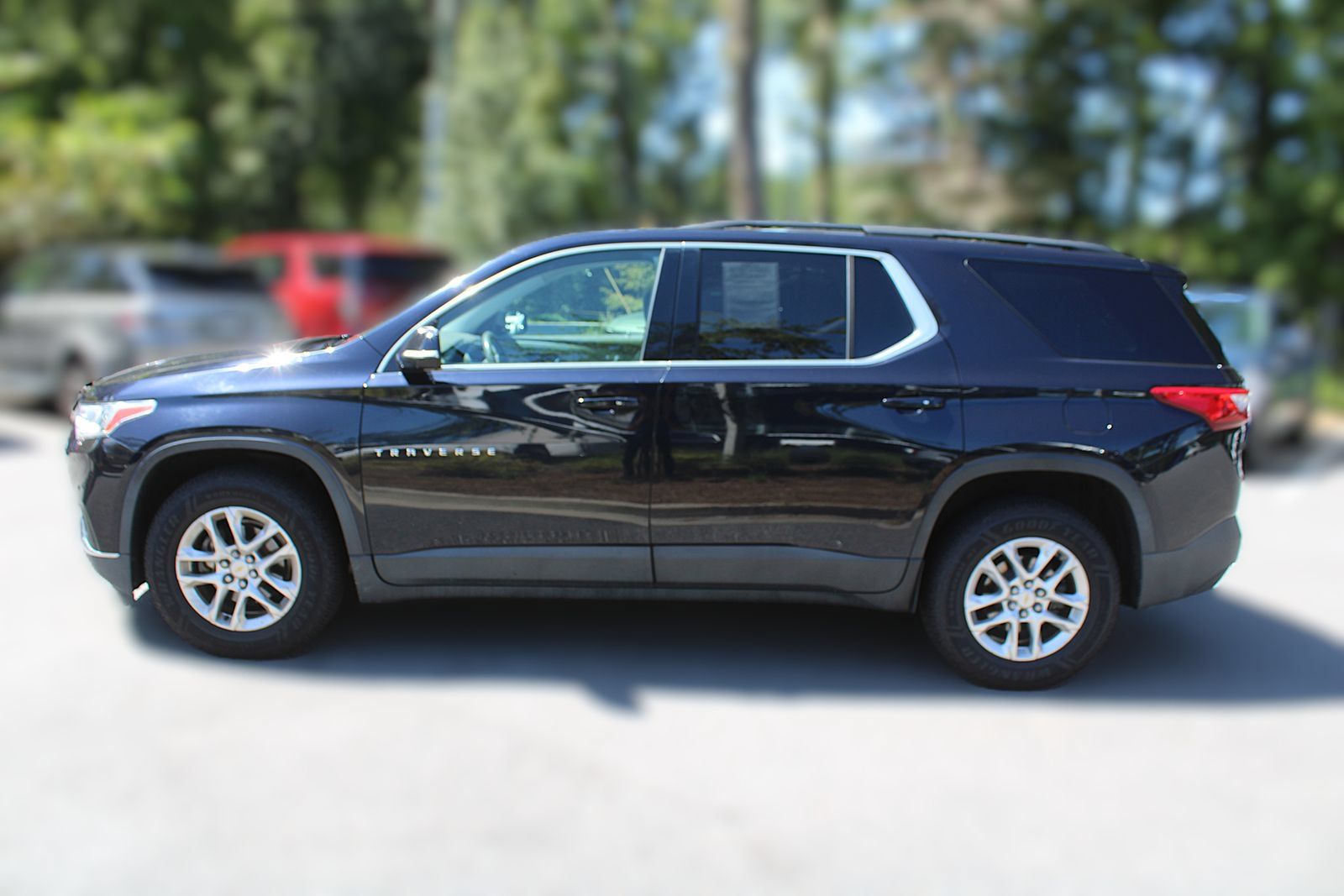 Used 2020 Chevrolet Traverse LT FWD image 5