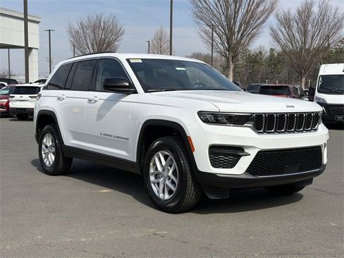New 2026 Jeep Grand Cherokee Laredo image 14