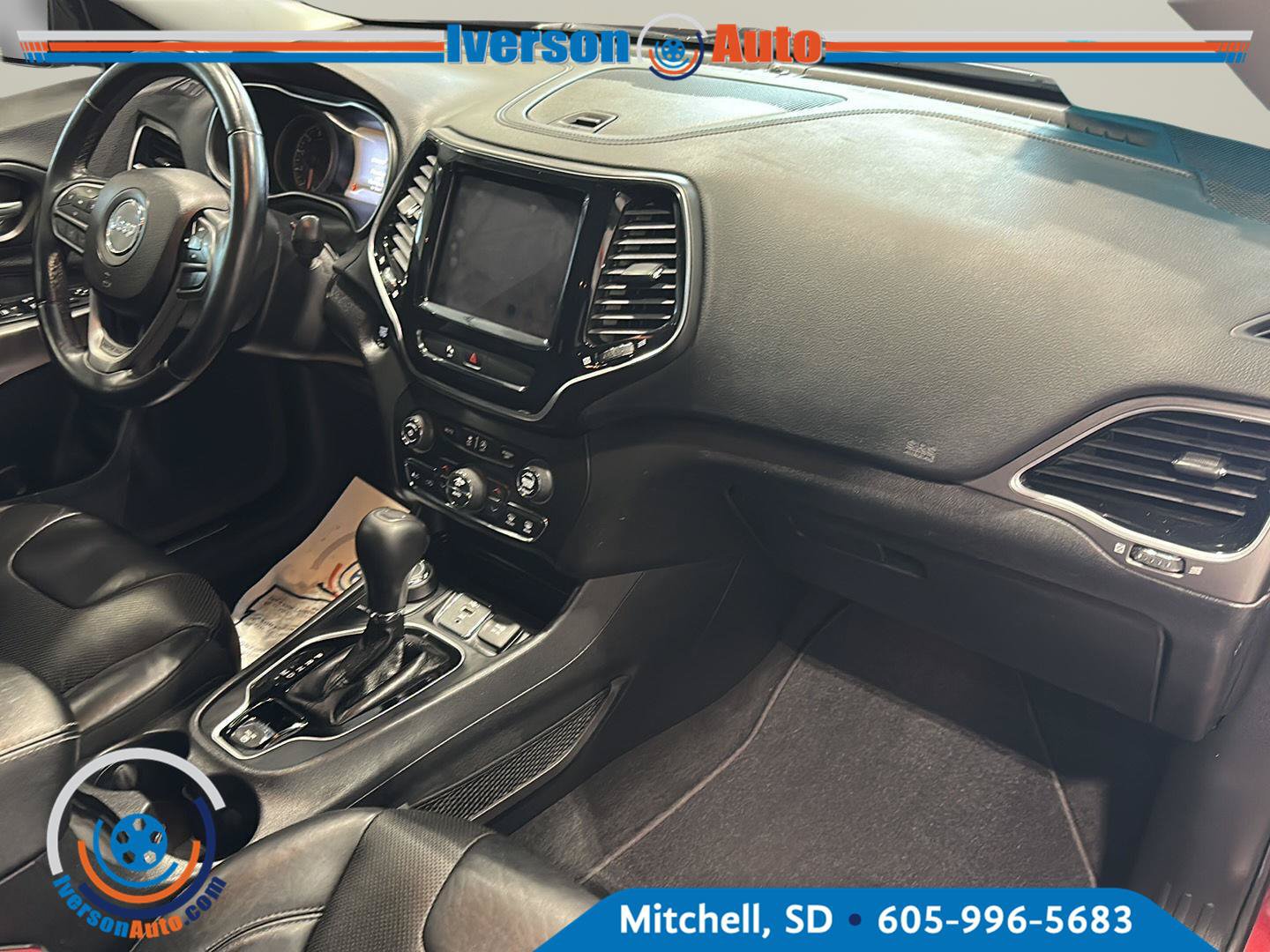 Used 2019 Jeep Cherokee Limited AWD/4WD image 30