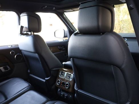 Used 2019 Land Rover Range Rover image 20
