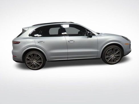 Used 2022 Porsche Cayenne S AWD/4WD image 6