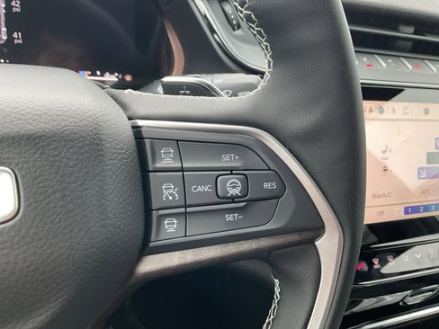 New 2026 Jeep Grand Cherokee Limited AWD/4WD image 16