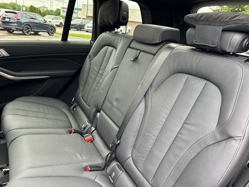 Used 2022 BMW X7 xDrive40i w/ M Sport Package AWD/4WD image 20