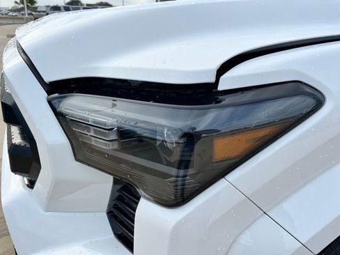 New 2026 Toyota Tacoma SR AWD/4WD image 13