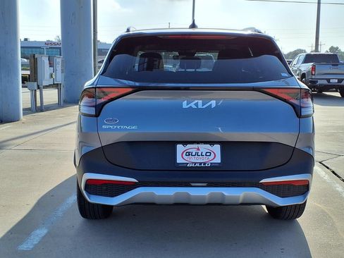 Used 2025 Kia Sportage EX w/ Premium Package FWD image 7