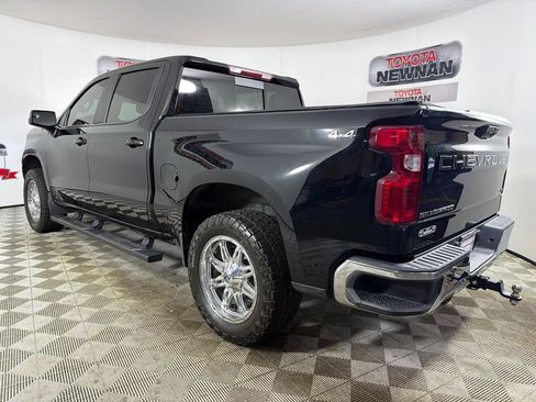 Used 2023 Chevrolet Silverado 1500 LT w/ Z71 Off-Road Package AWD/4WD image 5