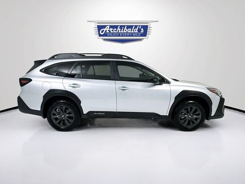 Used 2025 Subaru Outback Onyx Edition AWD/4WD image 9