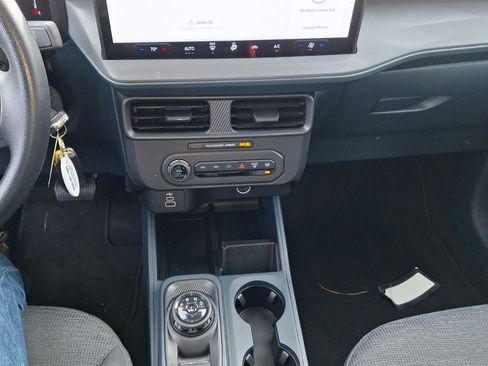 Used 2025 Ford Maverick XL image 12