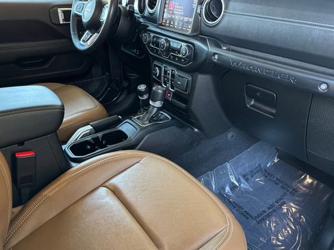 Used 2022 Jeep Wrangler Unlimited Rubicon 4xe w/ Safety Group image 15