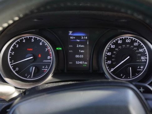 Used 2024 Toyota Camry SE image 14