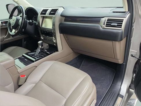 Used 2020 Lexus GX 460 Premium w/ Premium Package AWD/4WD image 40