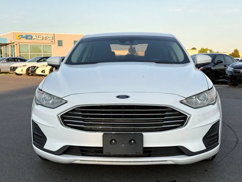 Used 2019 Ford Fusion SE FWD image 2