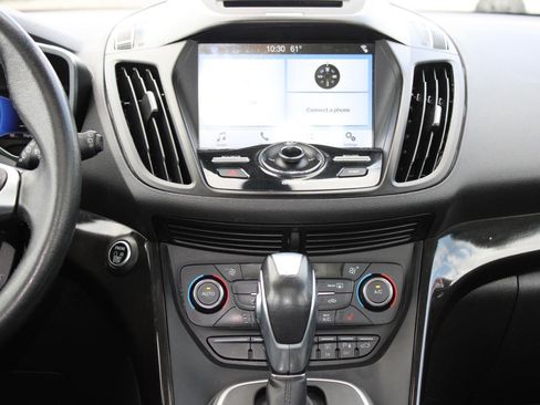 Used 2017 Ford C-MAX Energi Titanium w/ Equipment Group 501A FWD image 11