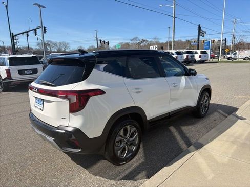 Used 2024 Kia Seltos S image 6